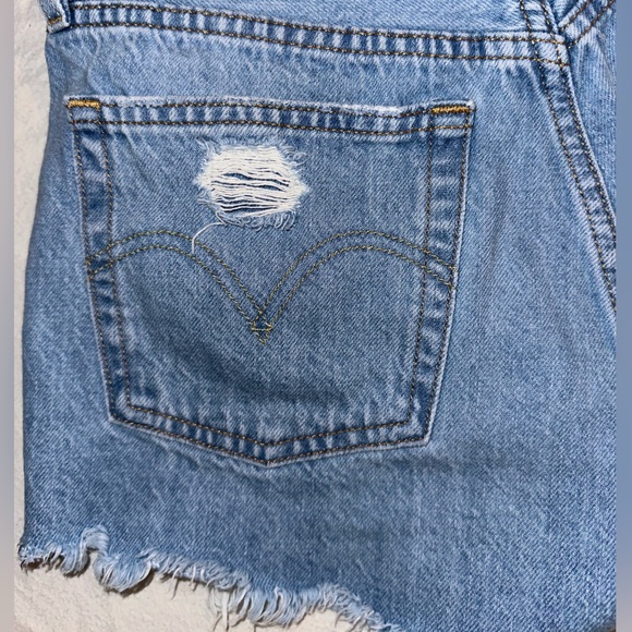 Levi's 501 Light Blue Distressed Denim Jean Cut-off Shorts Jorts - 26 Women’s - Picture 4 of 10